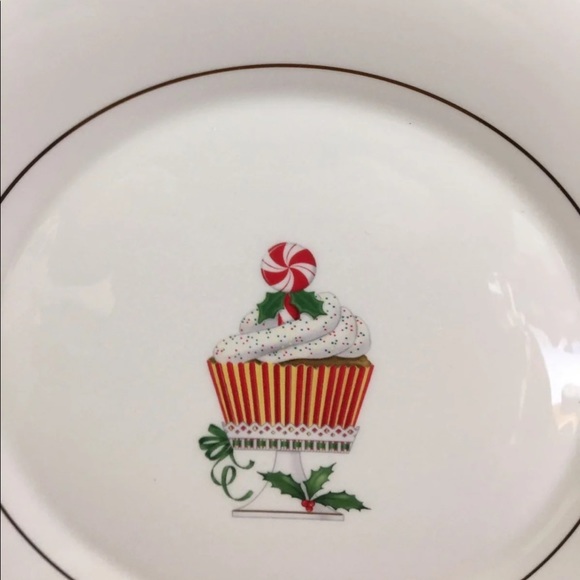 Lenox Annual Holiday Plate 2019 24K Gold Rim Cupcake NWT - Picture 2 of 5